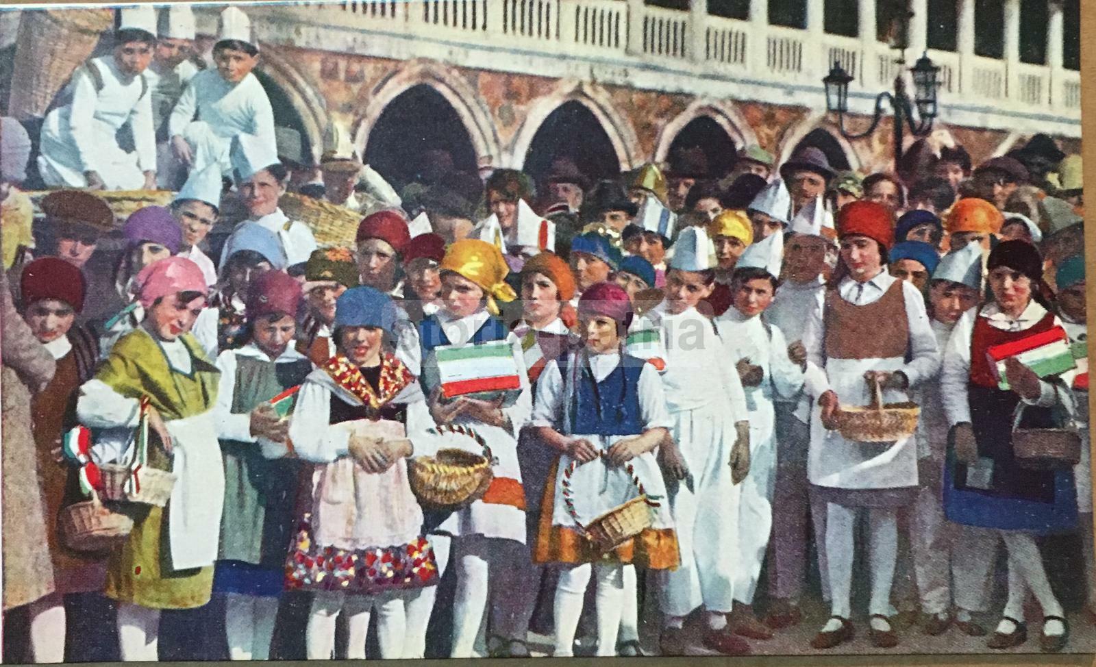 Venezia. Festa Del Pane. Venditori Di Panini In Piazza S. Marco. Cartolina d'Epoca.