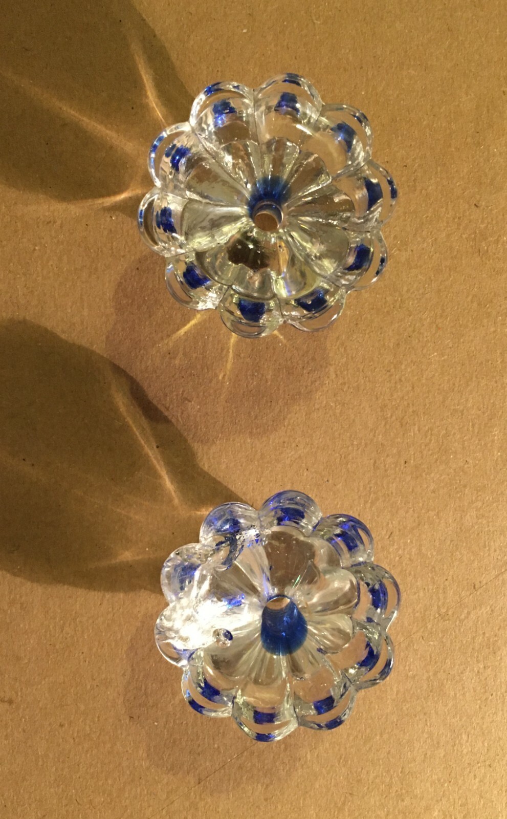 Arti Decorative Del Novecento: Coppia Di Pomoli In Vetro d'Epoca