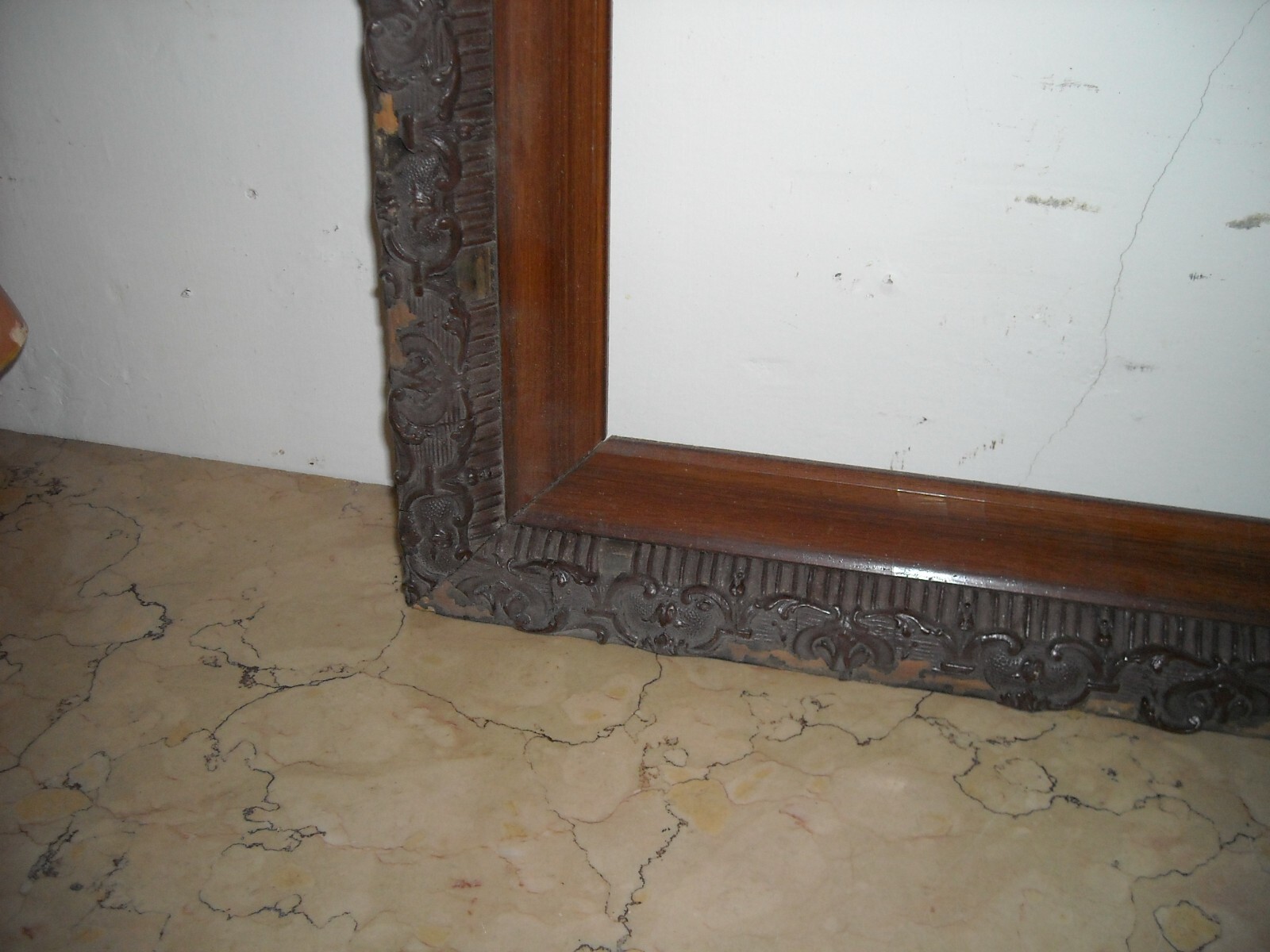 Antica Cornice Liberty In Legno Con Decorazione A Pastiglia