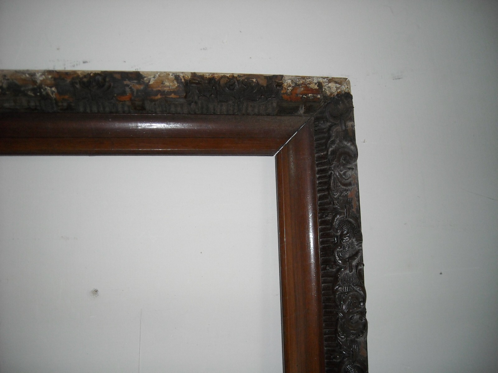 Antica Cornice Liberty In Legno Con Decorazione A Pastiglia