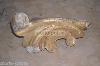 Decorativo Antico Fregio Dorato Con Pregevole Intaglio