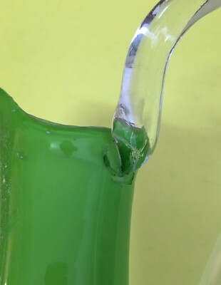 Antico Vetro Da Collezione, Vaso Di Bel Modellato, Opalescente Verde, Caraffa, Novecento