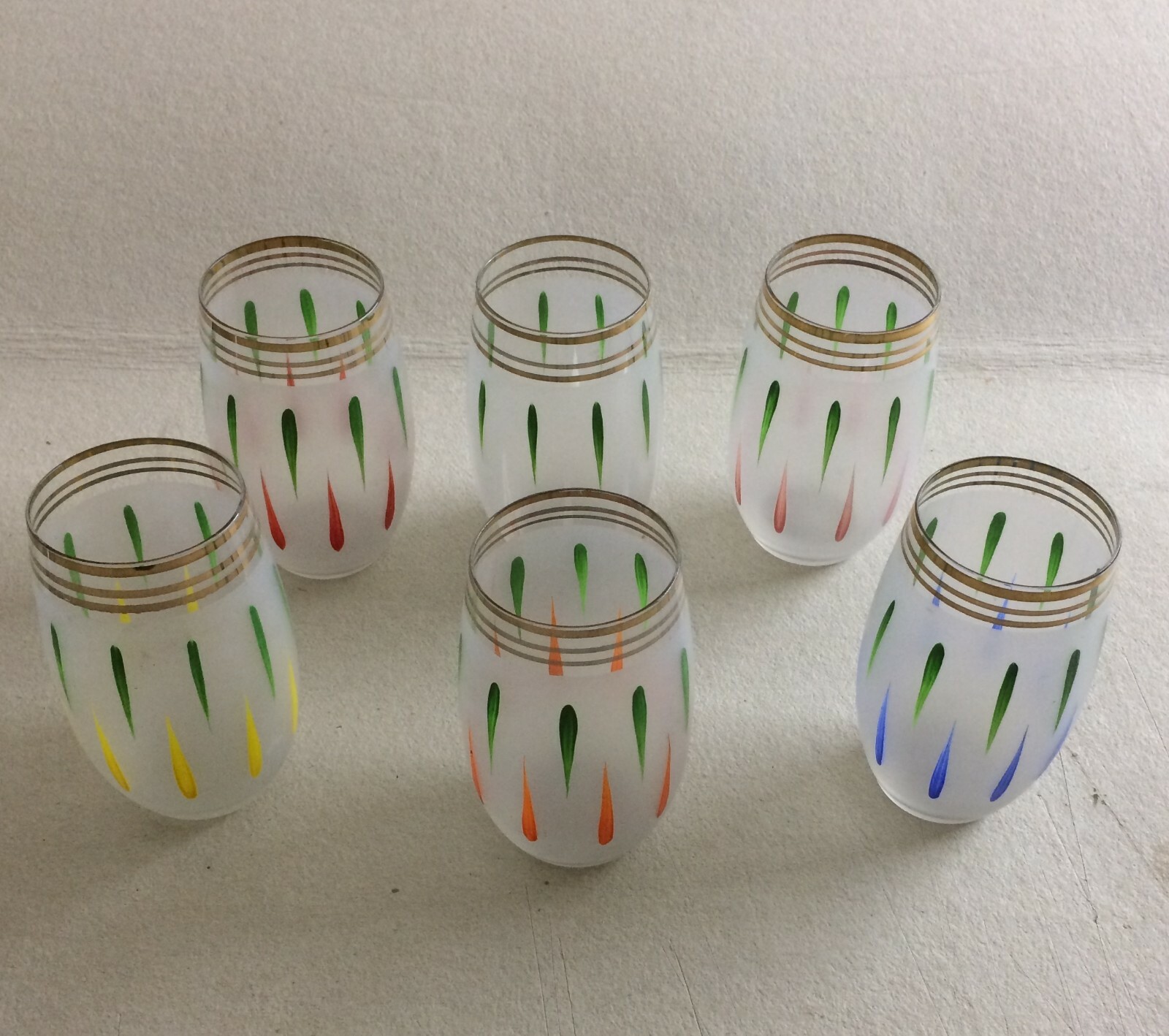 Sei Bicchieri Colorati In Vetro Decorativo Artistico