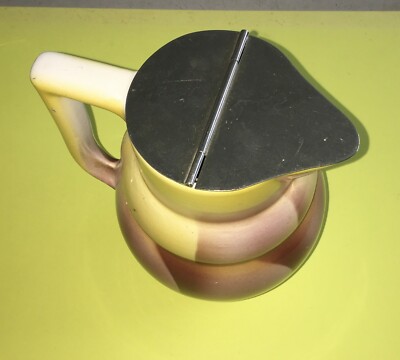 Ceramica Decorativa Con Decoro Di Gusto Futurista Aerografato, Brocca