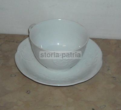 Tazza In Porcellana Bianca Con Piattino E Decori A Uva Richard Ginori