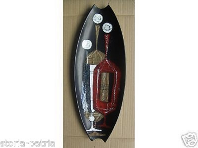 Pannello In Ceramica Da Parete Con Bottiglie Stilizzate