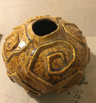 Arte Design, Artistico Vaso In Ceramica Con Inusuale Decorazione In Rilievo