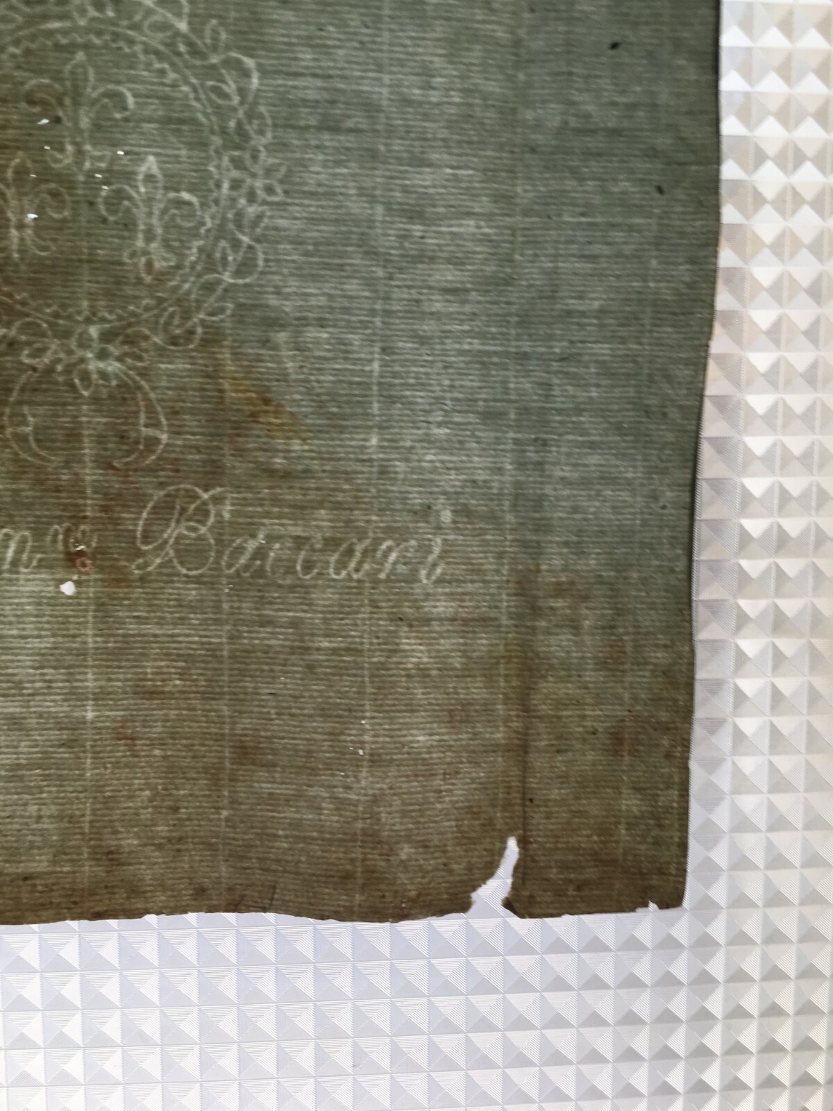 Collezionismo Cartaceo: Antica Carta Filigranata Con Gigli E Scritta Baccari