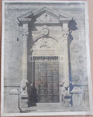 Puglia, Acquaviva Delle Fonti: Arte E Architettura, Antico Portale. Grande Foto Grilli