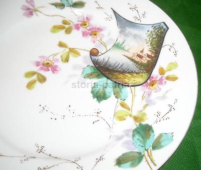Antico Piatto In Porcellana Dipinta A Mano Con Decoro Floreale E Paesaggio