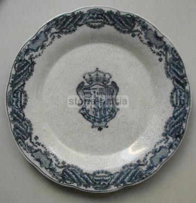 Arte Araldica: Stemma Gentilizio Su Piatto Decorativo In Ceramica