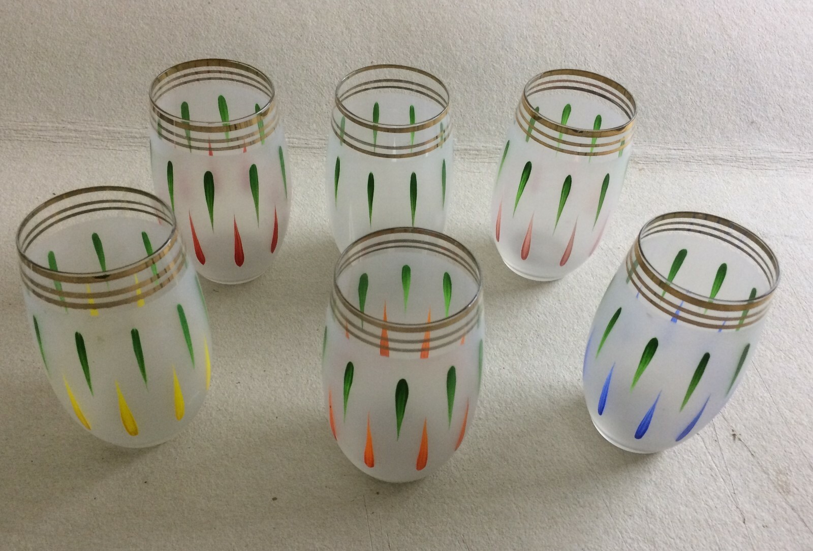 Sei Bicchieri Colorati In Vetro Decorativo Artistico
