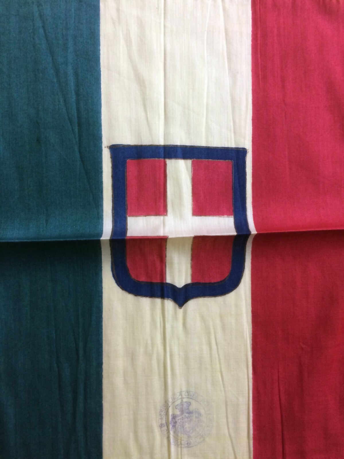 Militaria, Araldica, Bandiera Tricolore Con Stemma Sabaudo, Puglia