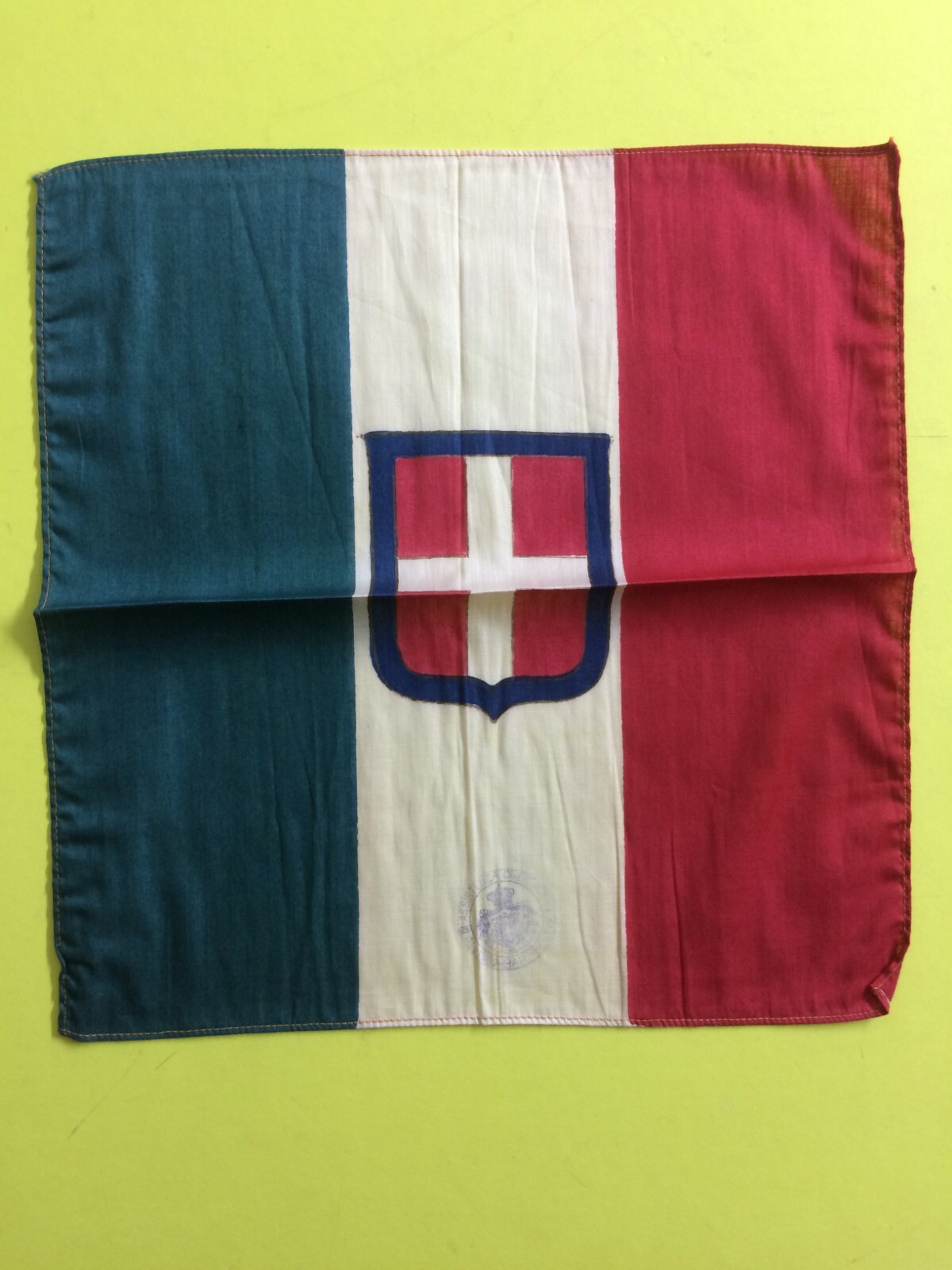 Militaria, Araldica, Bandiera Tricolore Con Stemma Sabaudo, Puglia