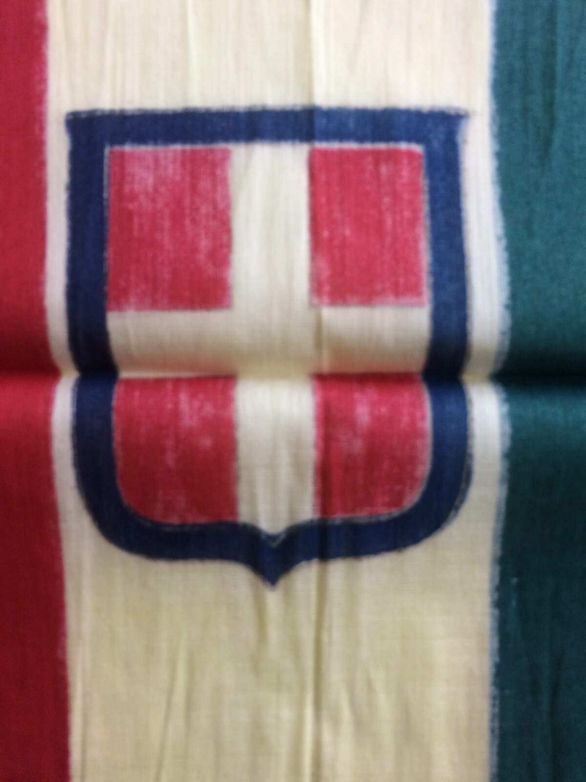 Militaria, Araldica, Bandiera Tricolore Con Stemma Sabaudo, Puglia