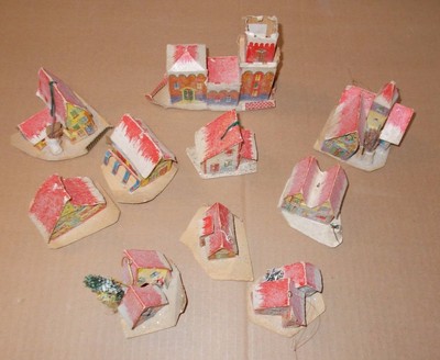 Presepe E Natale: Insieme Di 10 Casette In Carta E Cartoncino
