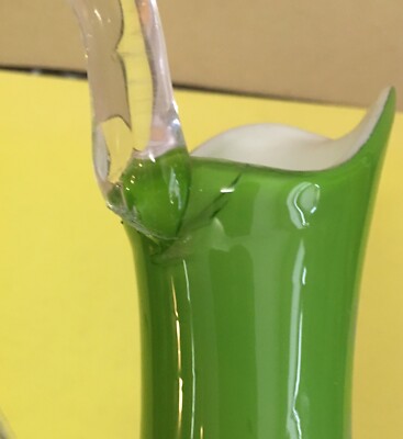 Antico Vetro Da Collezione, Vaso Di Bel Modellato, Opalescente Verde, Caraffa, Novecento