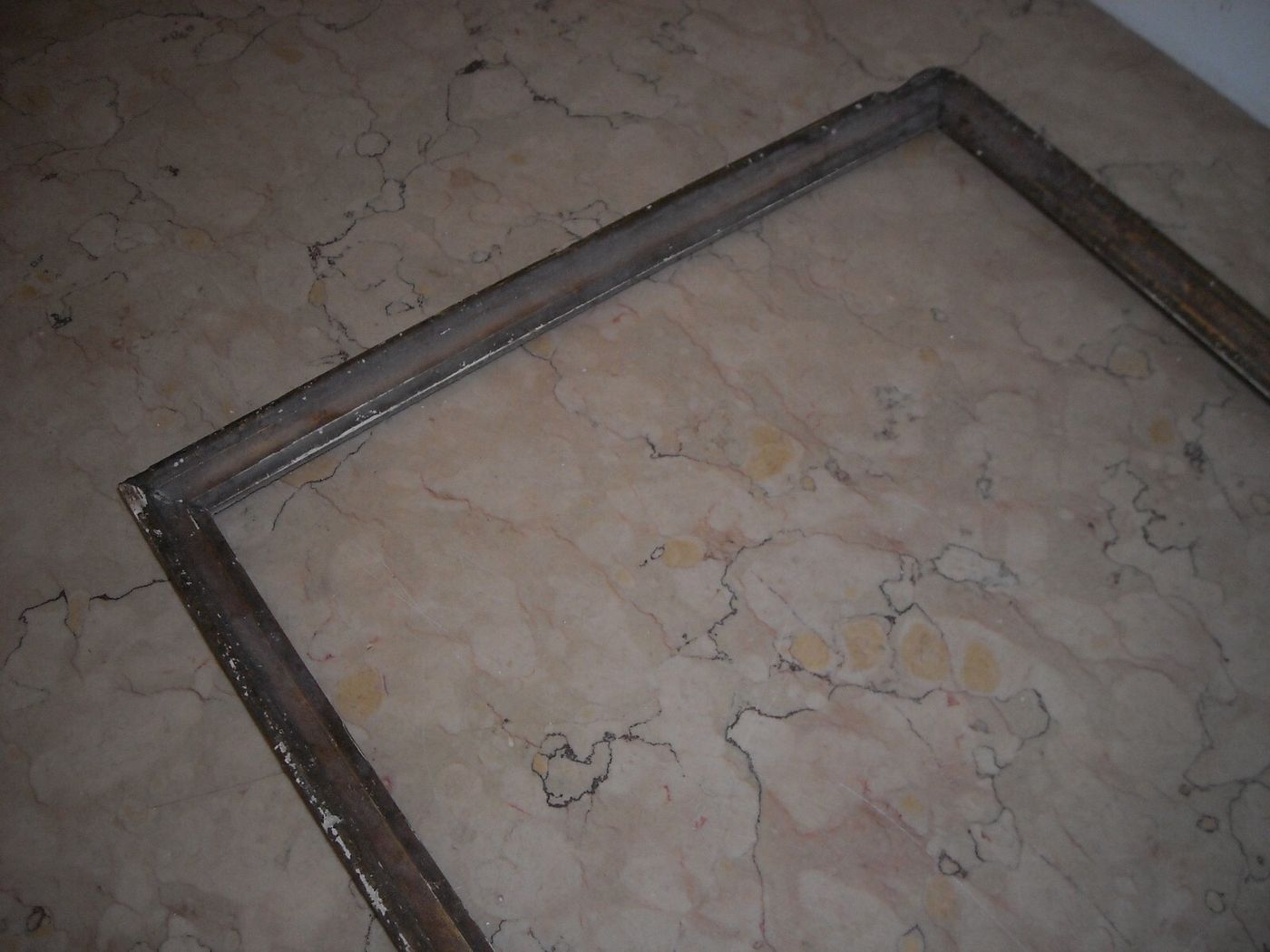 Antica Cornice Meccata Da Restaurare