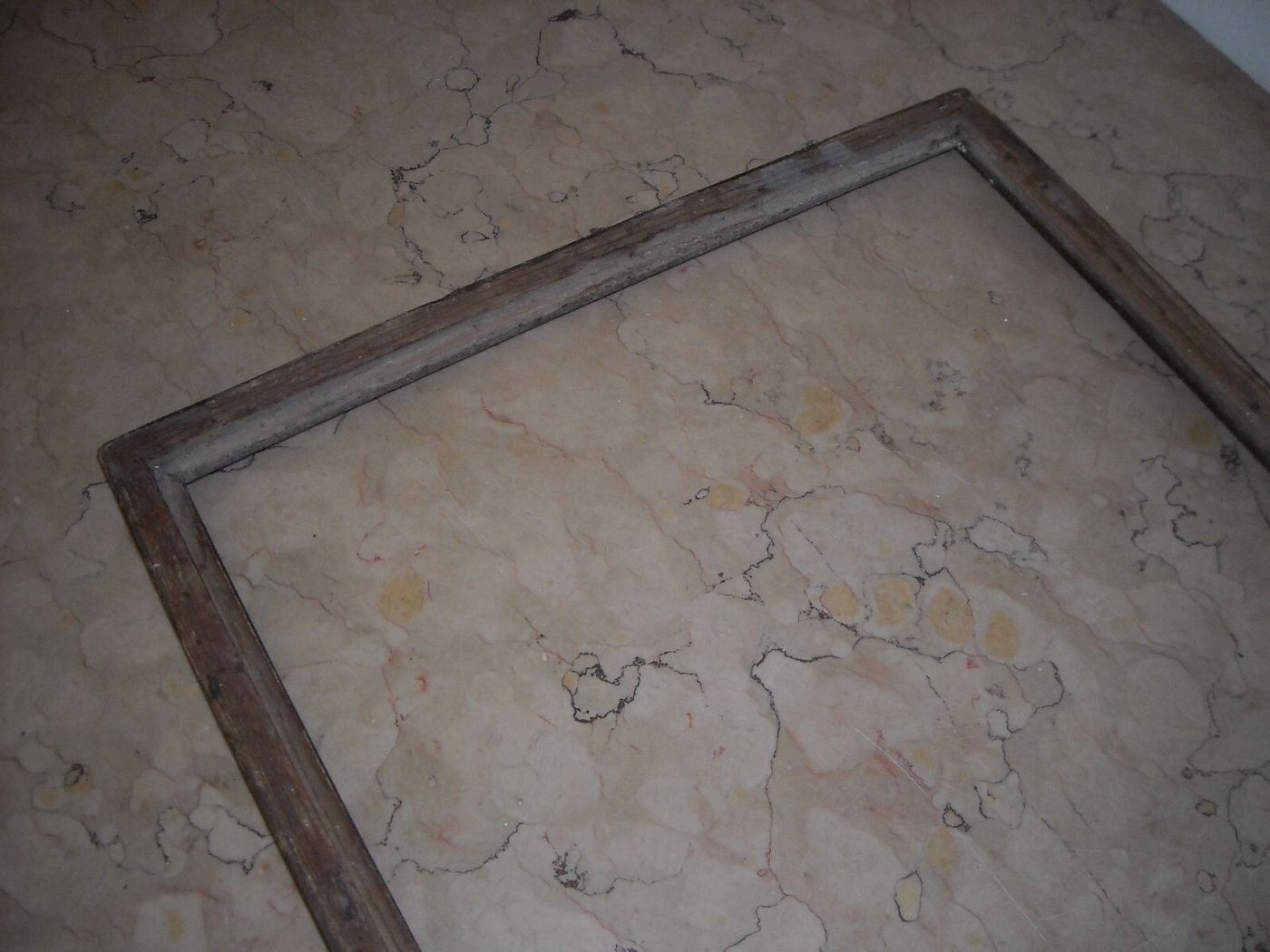 Antica Cornice Meccata Da Restaurare