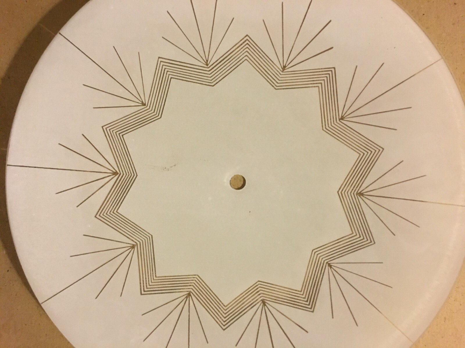 Modernariato E Design: Coppa Per Lampada In Vetro Satinato E Dorato d'Epoca, 41 Cm