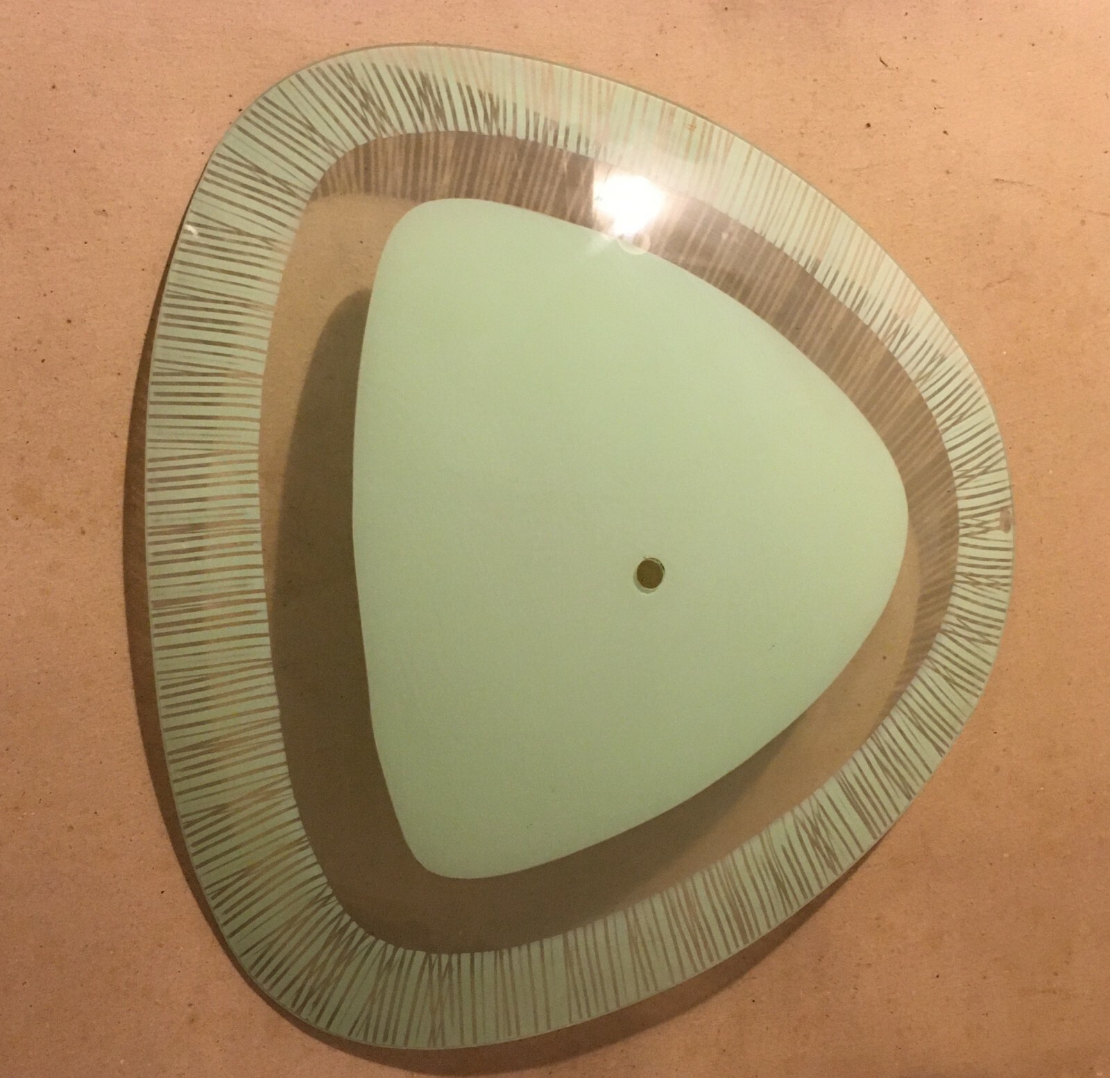 Modernariato Design   Coppa Per Lampada In Vetro Satinato Triangolare d'Epoca