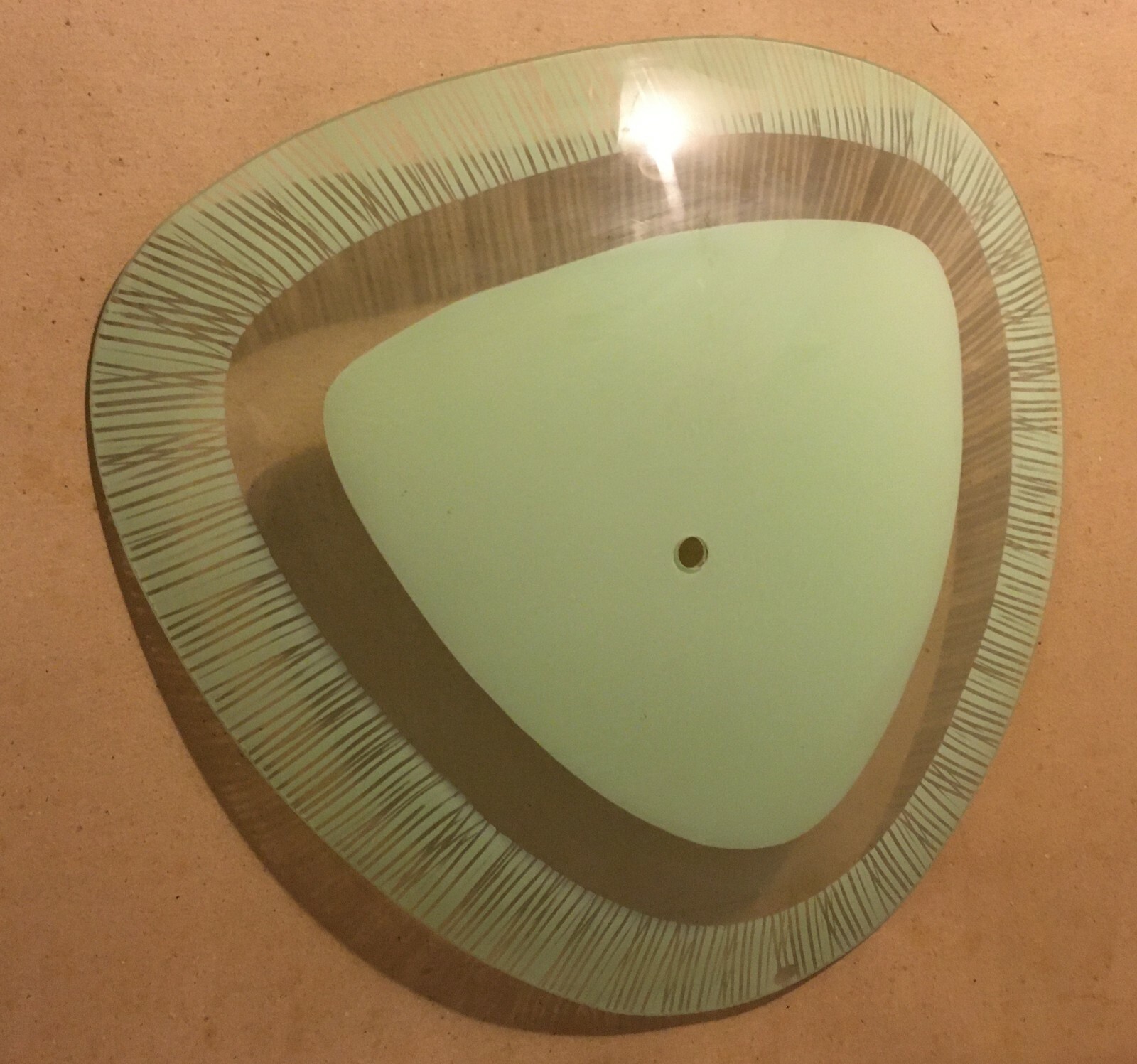 Modernariato Design   Coppa Per Lampada In Vetro Satinato Triangolare d'Epoca