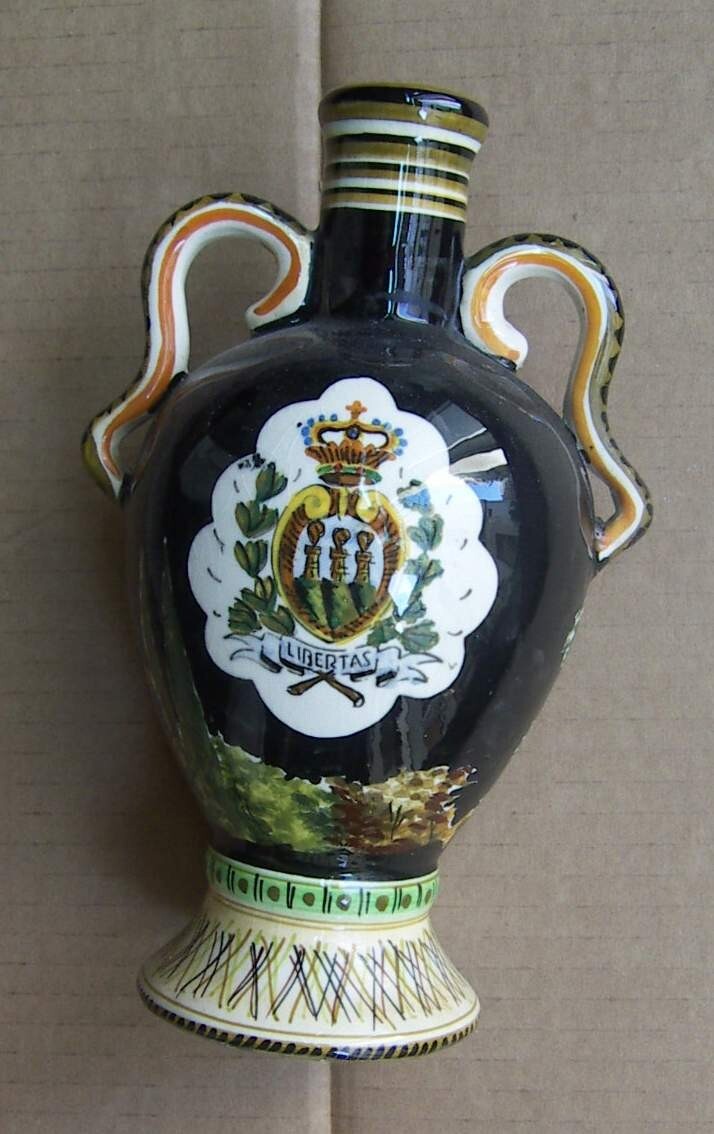 Bottiglia In Ceramica Marmaca Con Stemma Araldico Di San Marino