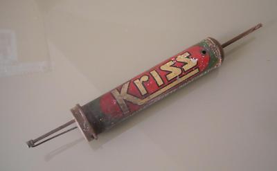 Insetticida Profumato Kriss: Antica Latta Pubblicitaria Cromolitografata
