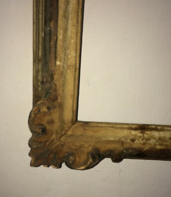 Cornice d'Epoca Laccata Con Margini Sagomati E Intagliati
