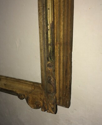 Cornice d'Epoca Laccata Con Margini Sagomati E Intagliati