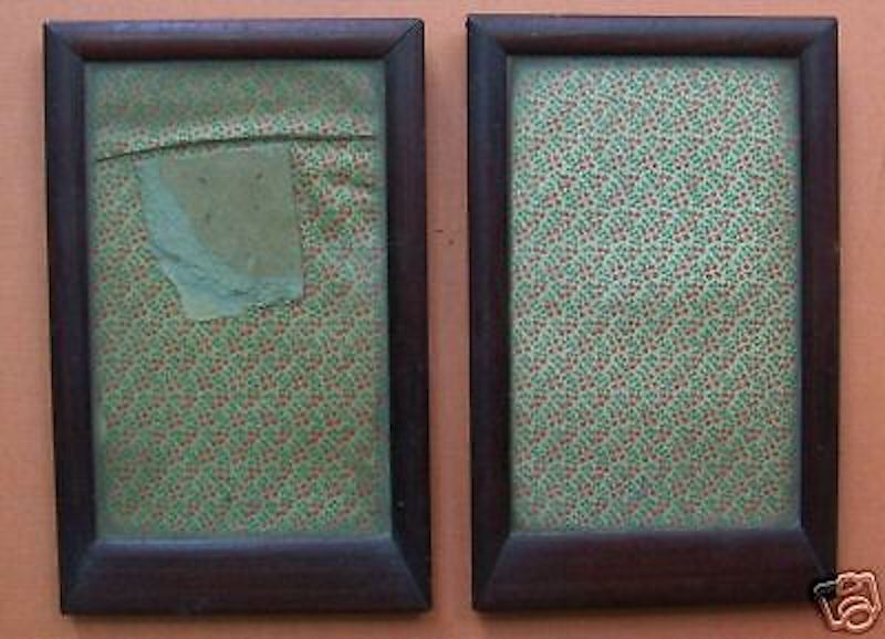 Coppia Di Cornici Portaritratti Stile Liberty In Legno