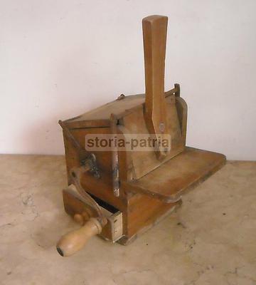 Grattugia Antica In Legno Cantoni   Tecnica E Cucina