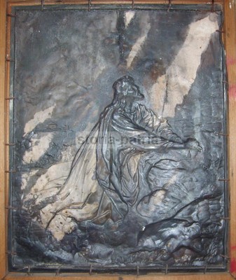 Arte Devozionale: Gesù In Preghiera. Pannello In Rilievo In Metallo