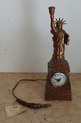 Emigrazione In America: New York, Brooklyn, Statua Della Libertà E Orologio d'Epoca