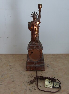 Emigrazione In America: New York, Brooklyn, Statua Della Libertà E Orologio d'Epoca