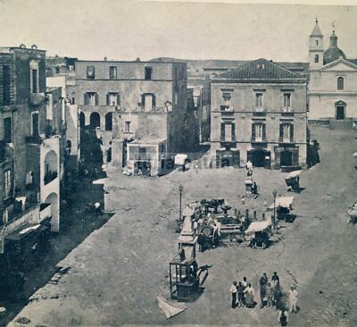 Campania, Pozzuoli. Antica Animata Veduta, Edizione Adinolfi. Piazza Con Statua, 1900 Circa