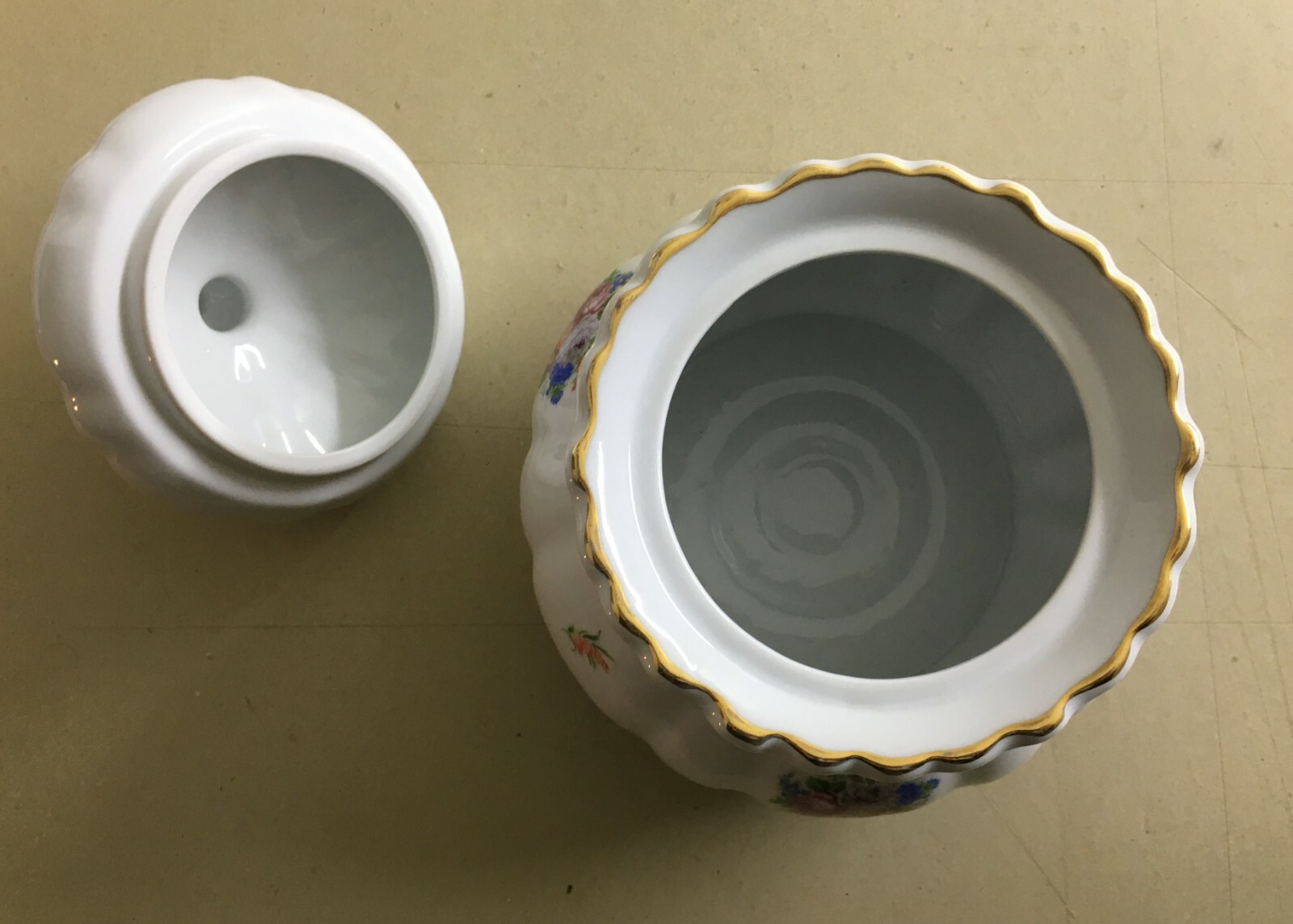 Vaso In Porcellana Limoges Con Decori Floreali