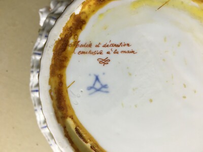 Soprammobile In Porcellana Decorata A Mano Con Motivi Floreali, Sèvres