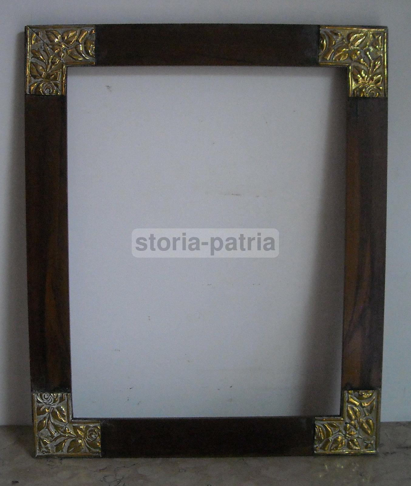 Antica Cornice Decorativa In Legno Con Applicazioni Floreali E Sbalzi Metallici
