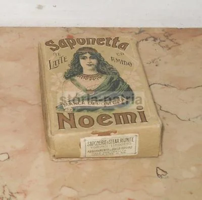 Torino: Saponi Saponerie De Bernardi Lavanderia e Bucato (saponetta Noemi, Abrador)