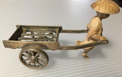 Soprammobile Decorativo: Cinese Con Carretto In Argento E Osso