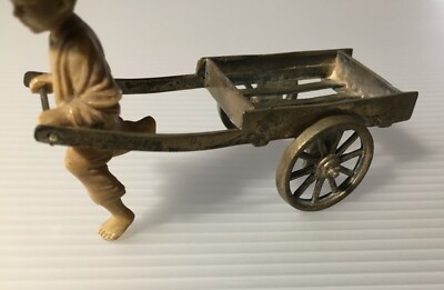 Soprammobile Decorativo: Cinese Con Carretto In Argento E Osso