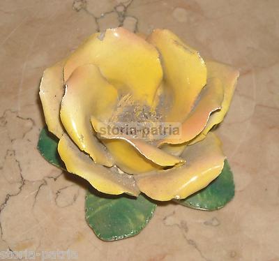Fiore Artistico: Botanica Policroma In Ceramica, Soprammobile E Poggiacarte