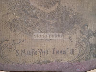 Tessuti d'Epoca: Antico Cuscino Militaria Savoia Con Ritratto Di Vittorio Emanuele III