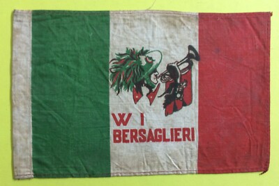 Bersagliere Trombettiere Su Bandierina Tricolore In Tessuto