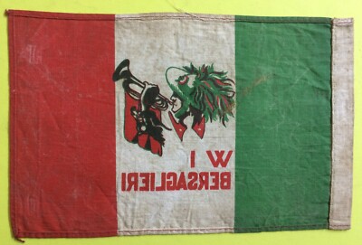 Bersagliere Trombettiere Su Bandierina Tricolore In Tessuto