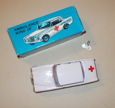 Giocattolo Da Collezione: Medicina, Pronto Soccorso, Ambulanza, Auto Mercedes A Corda