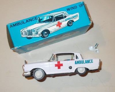 Giocattolo Da Collezione: Medicina, Pronto Soccorso, Ambulanza, Auto Mercedes A Corda