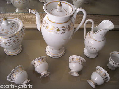 Servizio Da Caffè In Porcellana Bianca E Oro Stile Impero, Area Napoletana, XIX Secolo