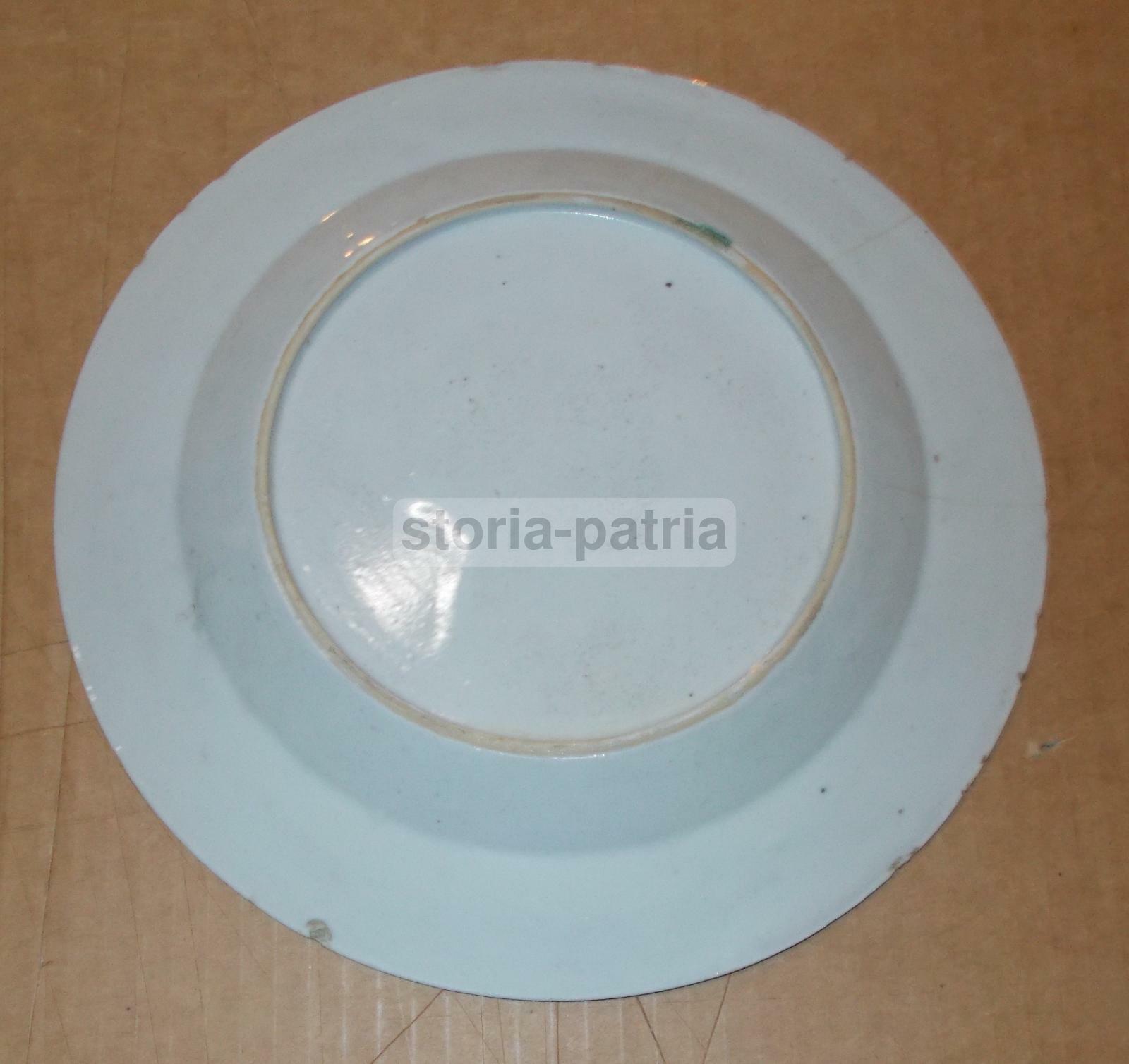Piatto Antico In Porcellana Con Decori Floreali Policromi